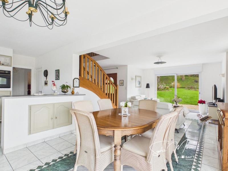 Maison - 140 m² - 6 pièces