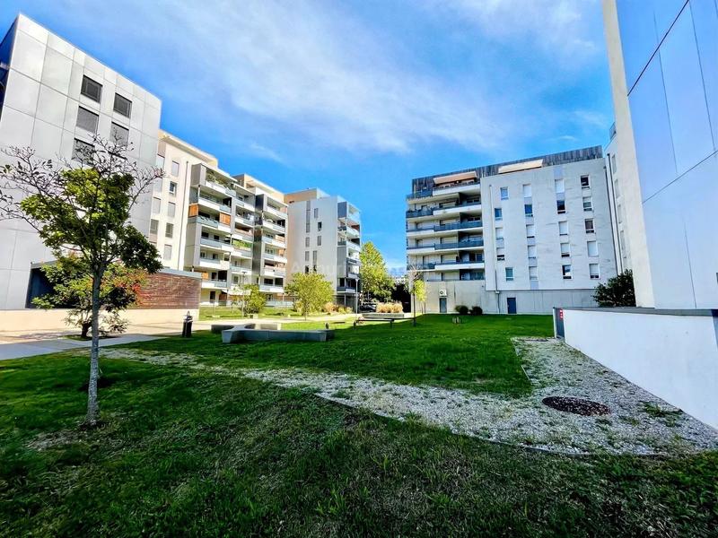 Appartement - 80 m² - 4 pièces