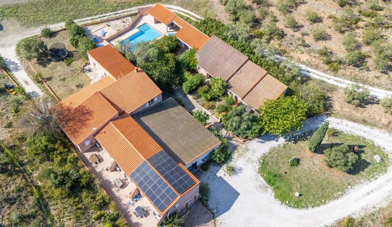 Propriété - 429 m² - 24 pièces