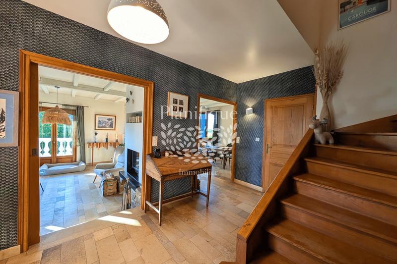 Villa - 469 m² - 10 pièces