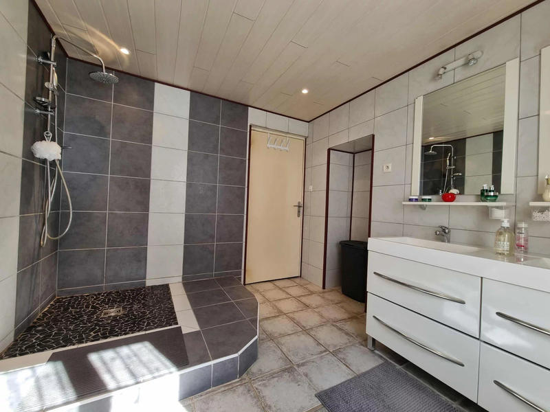 Maison traditionnelle - 193 m² - 5 pièces