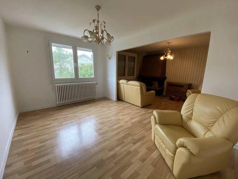 Maison - 131 m² - 8 pièces