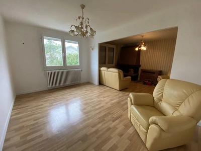 Maison - 131 m² - 8 pièces