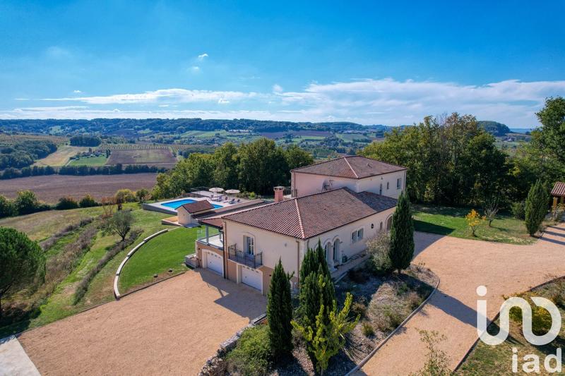 Maison - 485 m² - 10 pièces