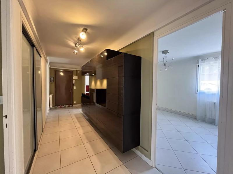 Appartement - 80 m² - 4 pièces