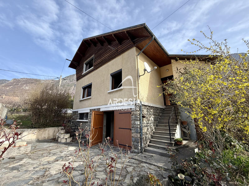 Maison - 87 m² - 4 pièces