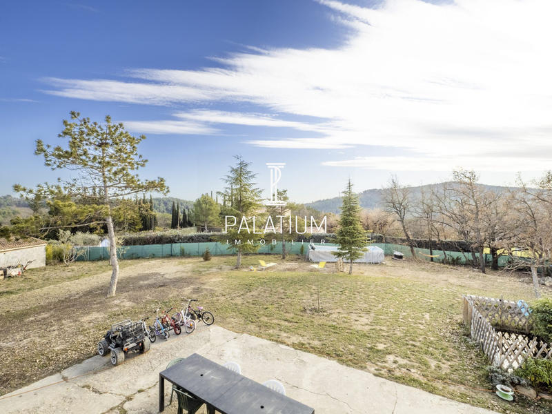 Maison - 219 m² - 8 pièces