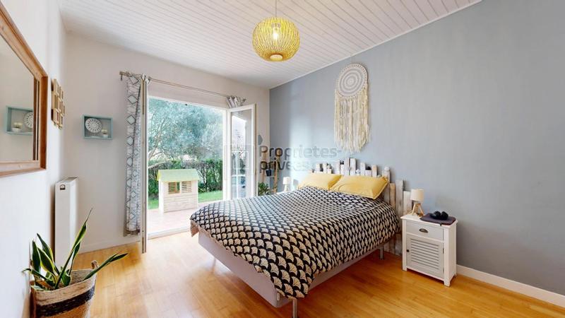 Maison - 260 m² - 9 pièces