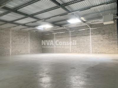 Local d'activités - 847 m²