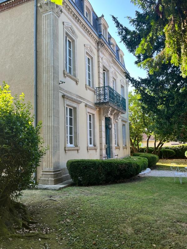 Maison de maîtres - 400 m² - 10 pièces