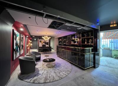 Local commercial - 163 m² - 7 pièces