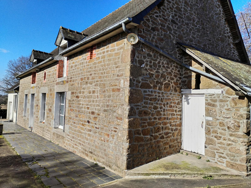 Maison - 98 m² - 5 pièces