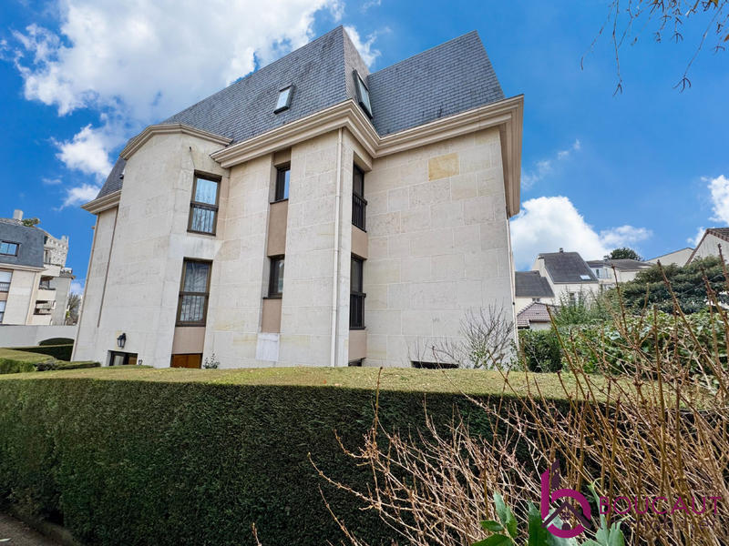 Appartement - 90 m² - 4 pièces