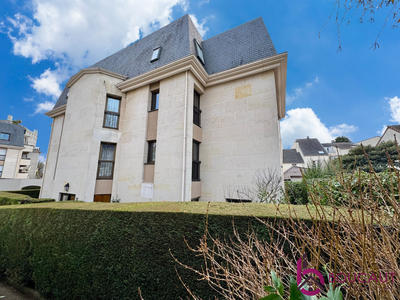 Appartement - 90 m² - 4 pièces