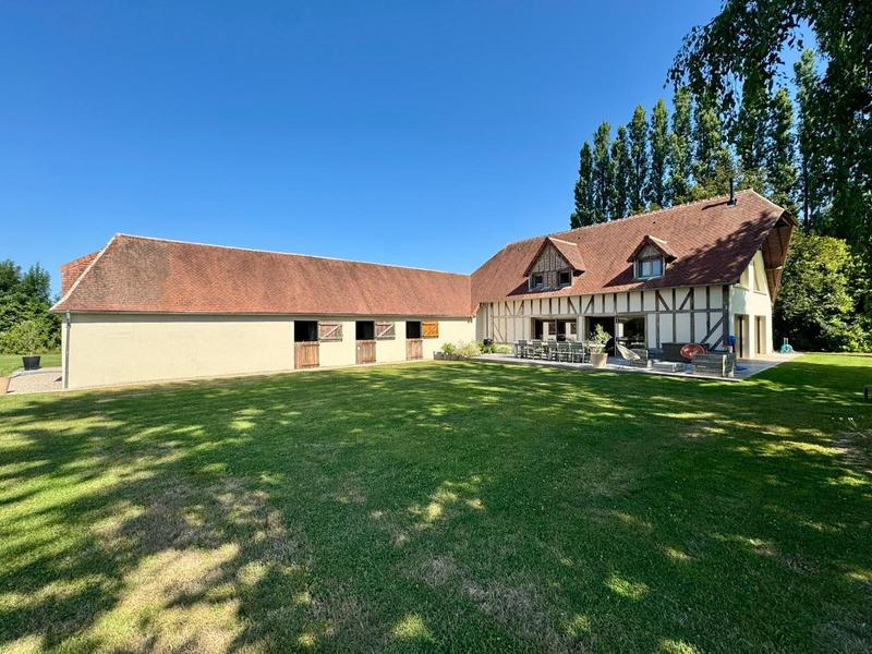 Maison - 240 m² - 7 pièces