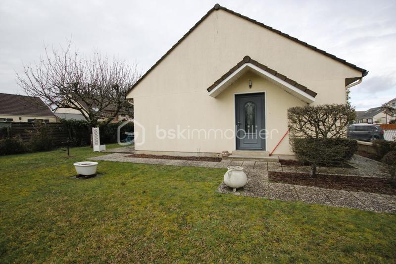 Maison traditionnelle - 85 m² - 3 pièces