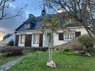 Maison - 180 m² - 10 pièces