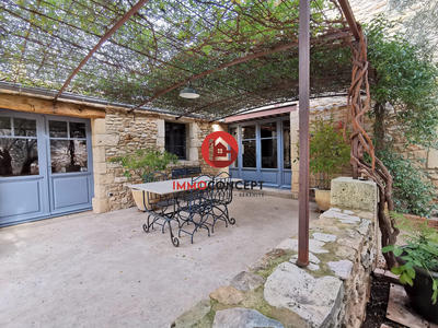 Mas - 270 m² - 7 pièces