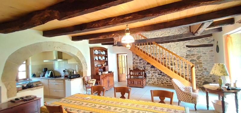 Corps de ferme - 230 m² - 5 pièces