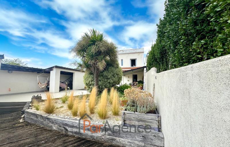 Maison - 111 m² - 6 pièces