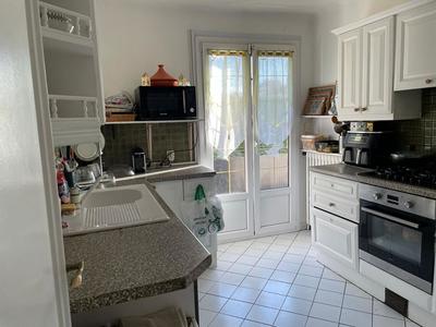 Maison - 255 m² - 9 pièces