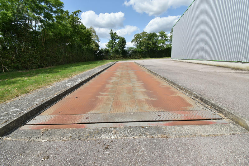 Bureau - 690 m² - 3 pièces