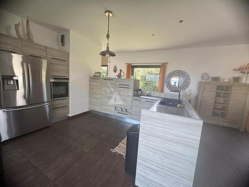 Villa - 202 m² - 6 pièces