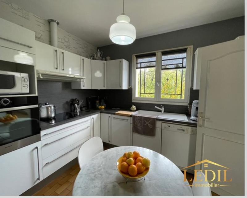 Maison - 97 m² - 5 pièces