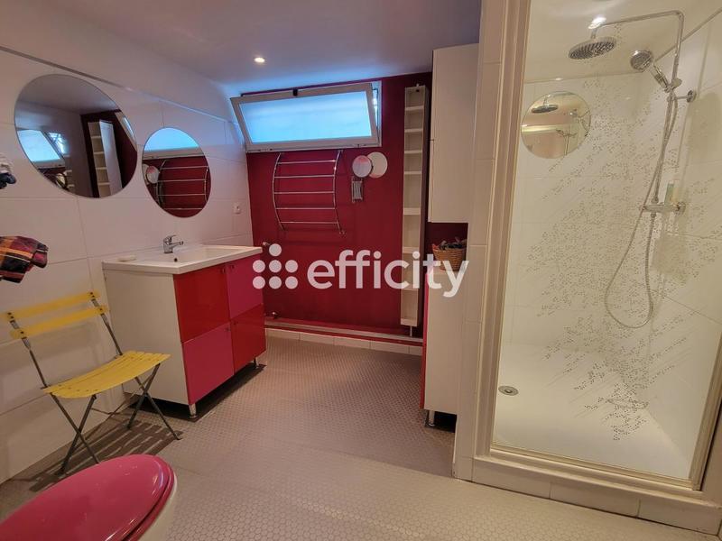 Maison - 210 m² - 5 pièces