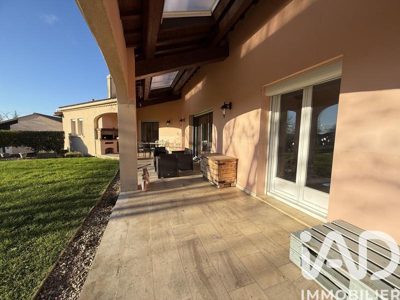 Maison de maîtres - 360 m² - 8 pièces