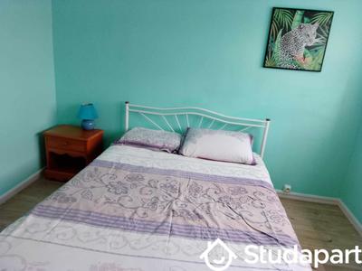 Chambre - 12 m² - 1 pièce