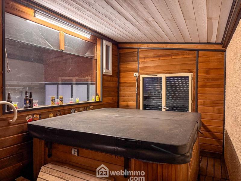 Maison de village - 377 m² - 7 pièces