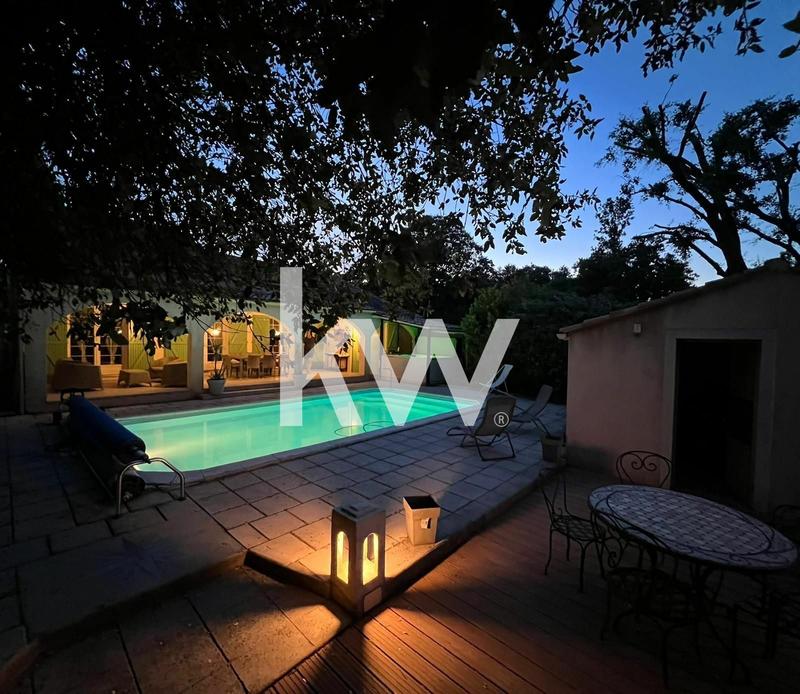 Maison - 182 m² - 6 pièces