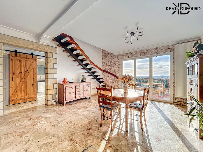 Maison - 175 m² - 9 pièces