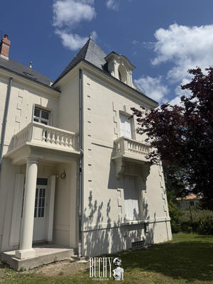 Maison - 338 m² - 12 pièces