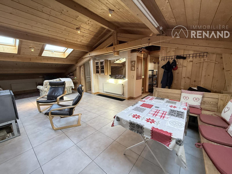 Loft - 140 m² - 5 pièces