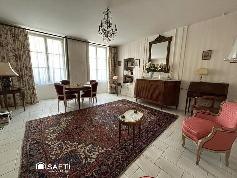 Maison - 270 m² - 12 pièces