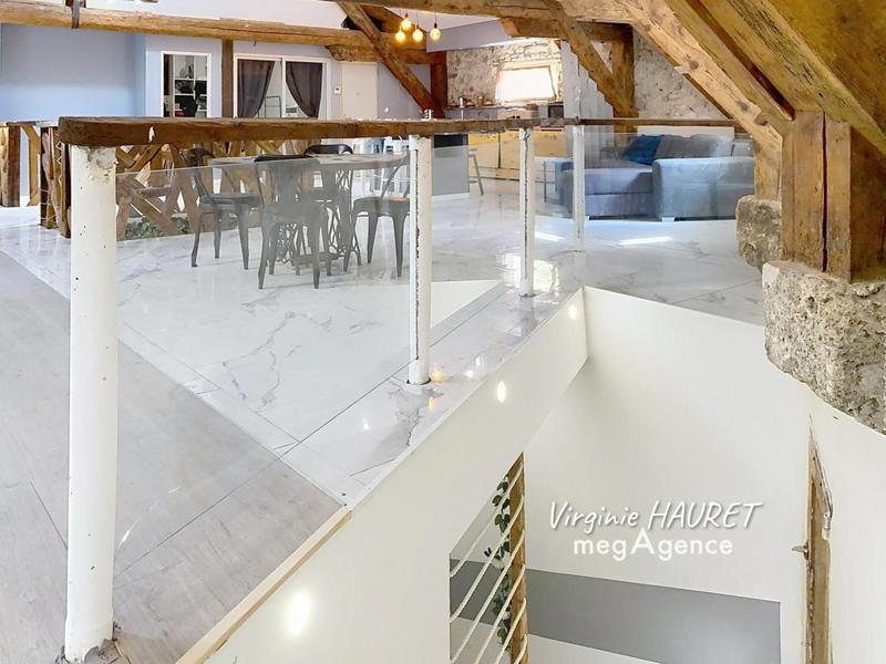 Maison en pierre - 343 m² - 9 pièces