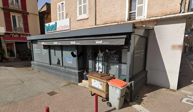 Local commercial - 135 m² - 2 pièces