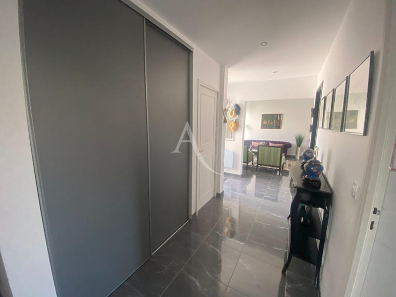 Maison - 94 m² - 5 pièces