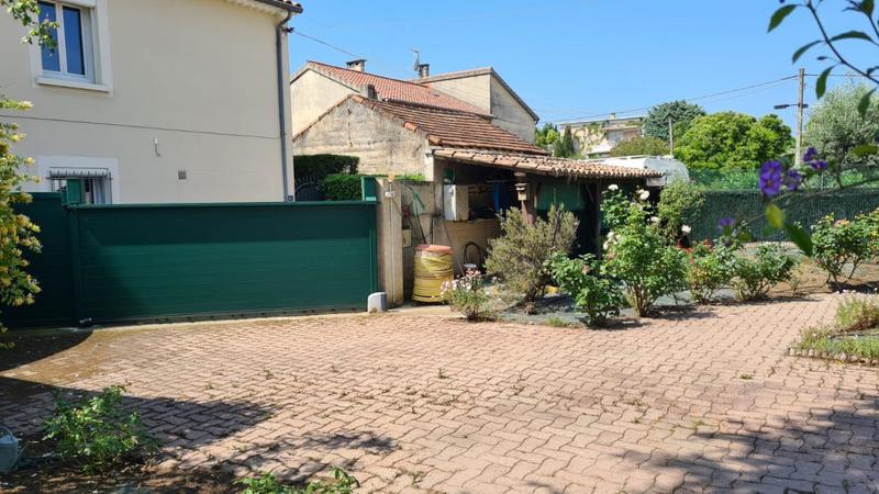 Maison - 300 m² - 12 pièces