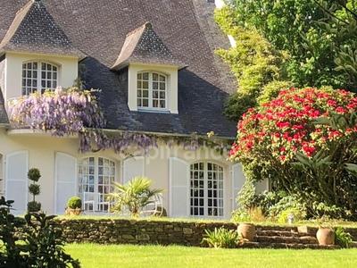 Maison bourgeoise - 324 m² - 9 pièces