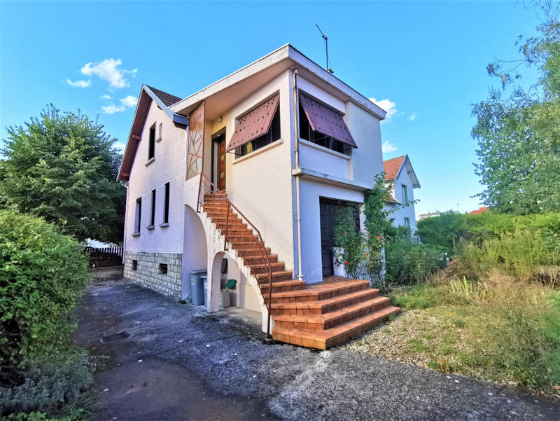 Maison - 140 m² - 7 pièces