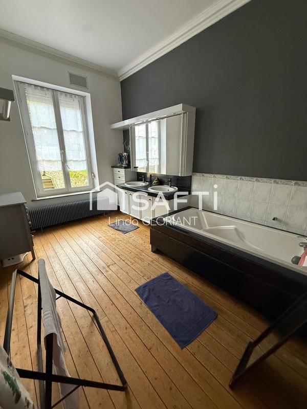 Maison de maîtres - 273 m² - 15 pièces