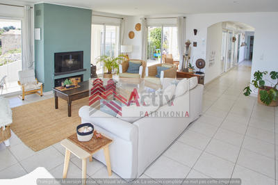 Villa - 212 m² - 6 pièces