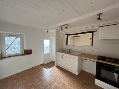 Maison - 92 m² - 5 pièces