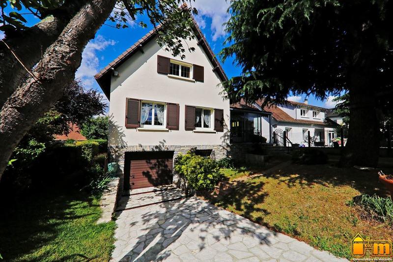 Pavillon - 185 m² - 8 pièces