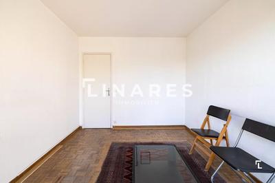 Magasins - 83 m² - 4 pièces