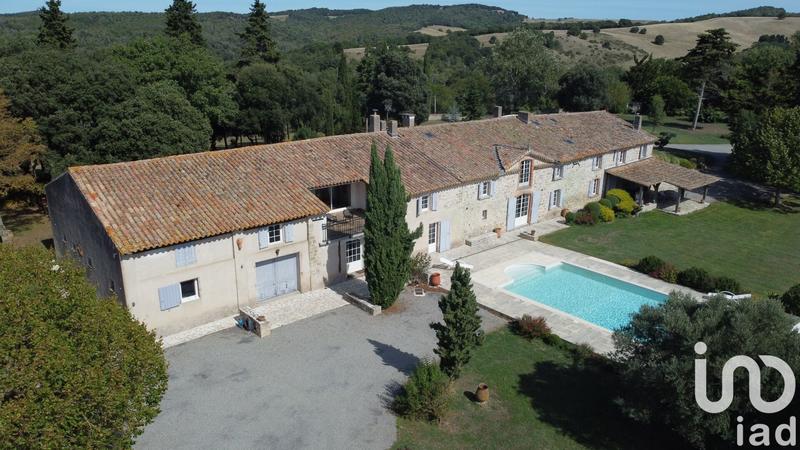 Maison - 660 m² - 16 pièces