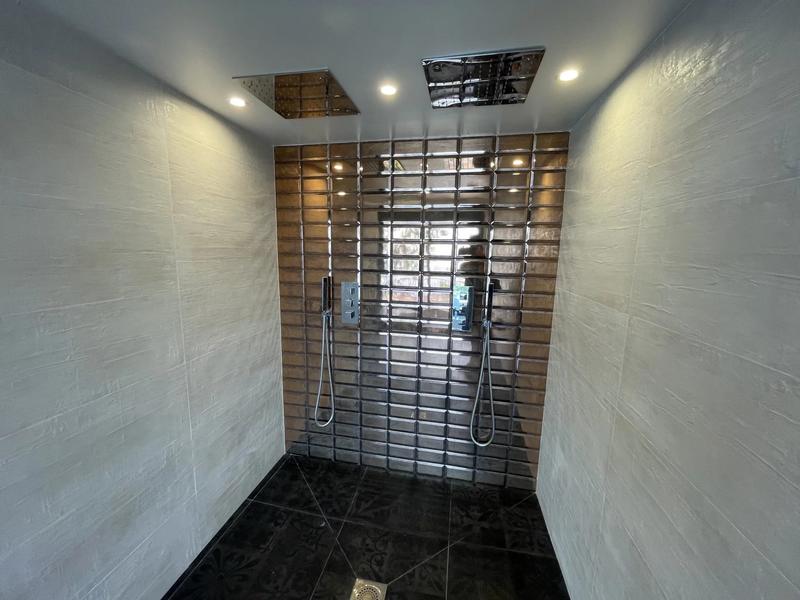 Villa - 1 475 m² - 9 pièces